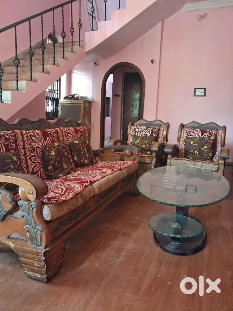 5 seater sofa with centre table