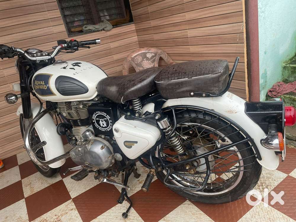 Ready to ride. Its is in good condition. I am 4th owner.