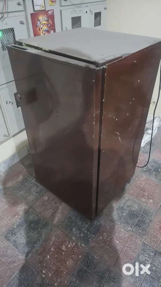 Frize refrigerator old