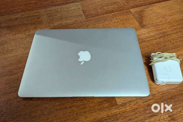 Apple MacBook Air (8GB | i5 | MMGF2HN/A) – Perfect Condition