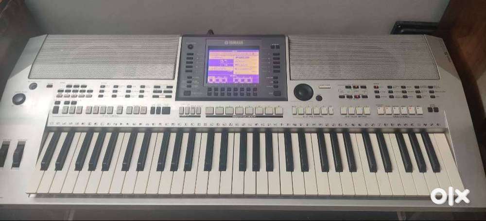 For Sale: Yamaha PSR-S700 Professional Arranger- Mint Condition