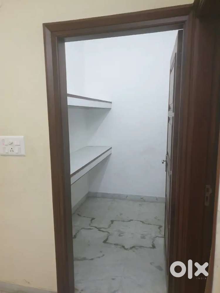 Kanal 500 sq yard, b road single story kothi Sec 11 posh area chd
