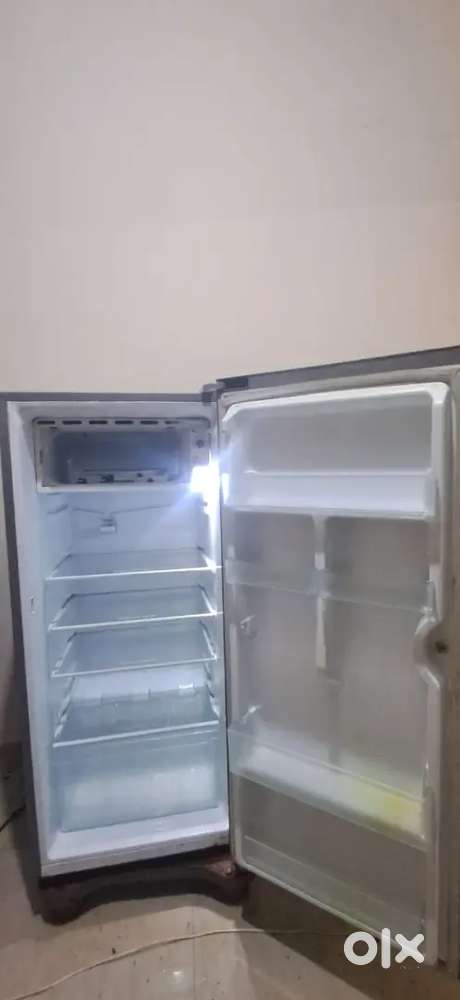 195 Liter Haier Refrigerator 4 star power rating fully operational