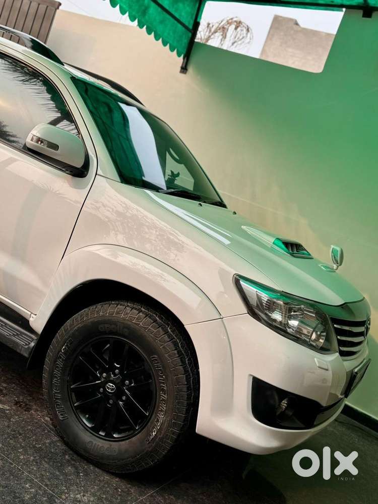 Toyota Fortuner 2014 Diesel  Automatic 4x2  Like new
