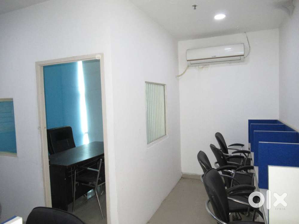 8 seater with boss cabin for rent