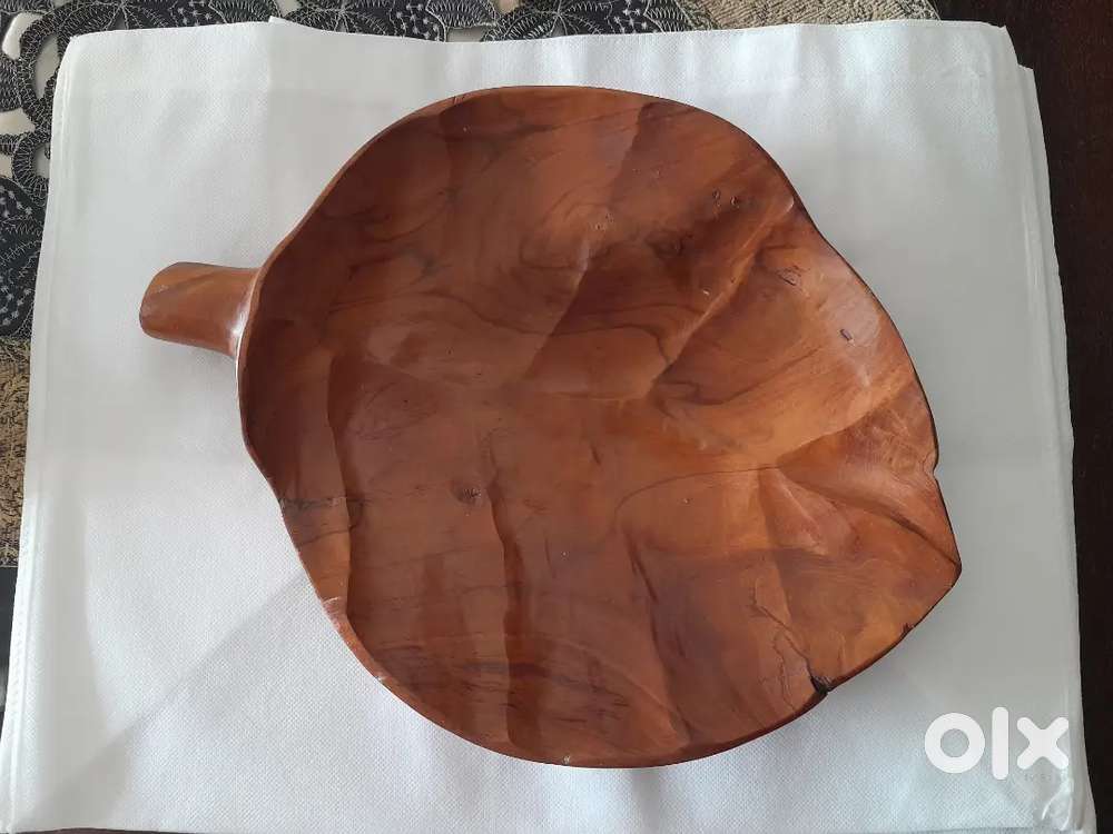 Teak wood decorative leaf bowl