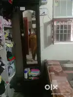 mirror bechna hai