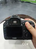 MARK 4 CAMERA WITH 24-105 FIXED LENS