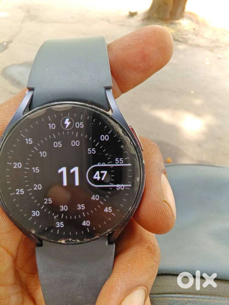 Samsung Watch 6 - 40 mm + Samsung buds 3 pro Combo