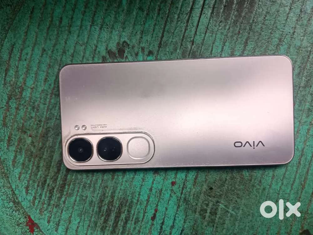 Vivo y300 8+128 3 month old