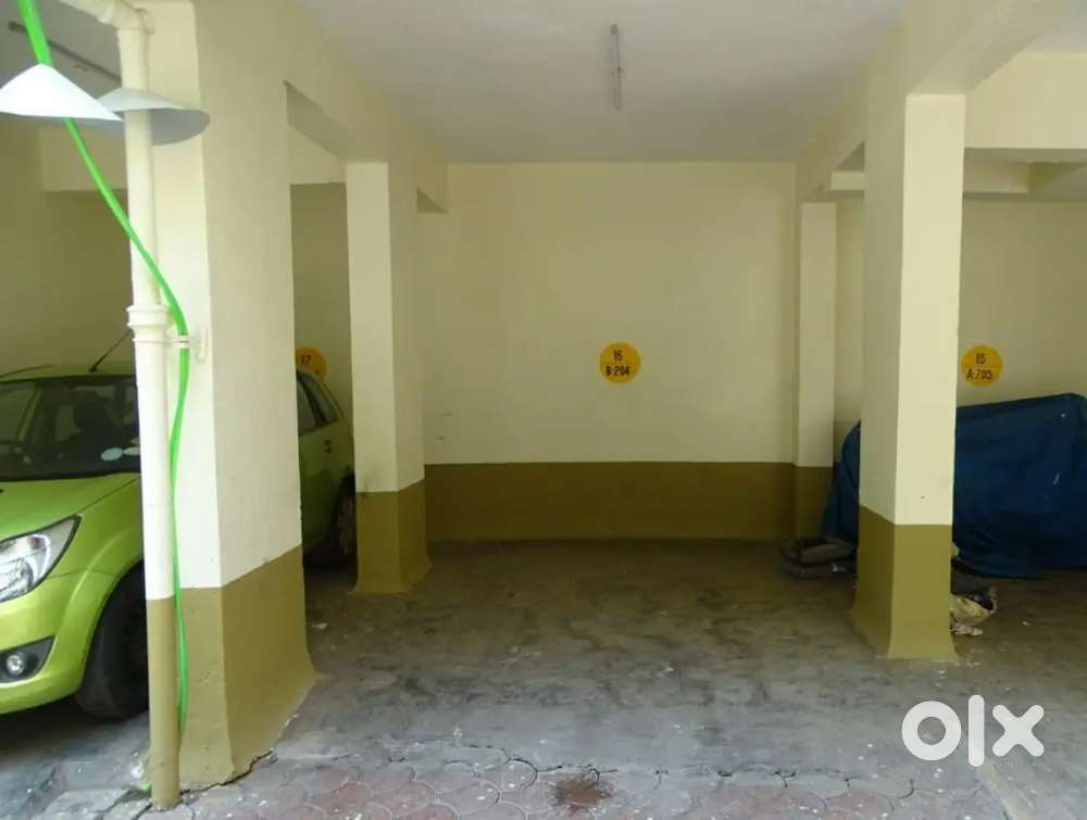 Available shop on main road in chembur prime location good connect