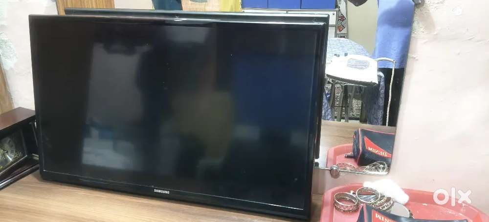 32/inch SAMSUNG TV