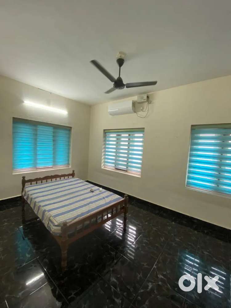 1 bhk furnishd Aparment Bachilors or couples allowed i