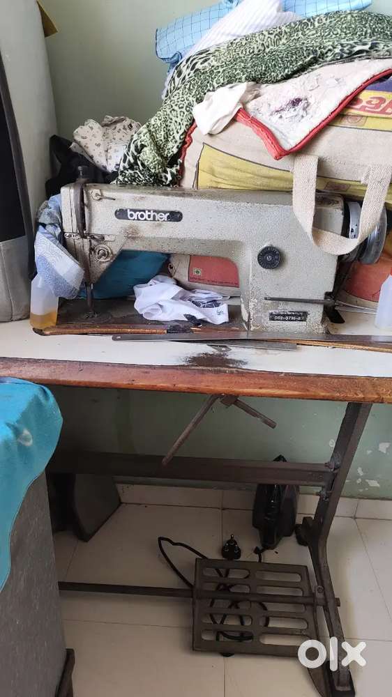 SEWING MACHINE