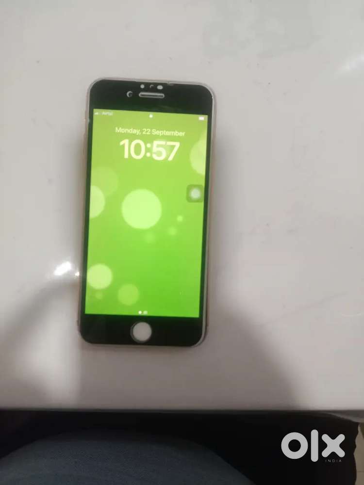 I phone 8 good condition fon me koi kmi nhe h