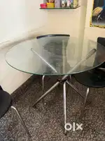 4 Seater Dining Table for sale @ reasonable proce