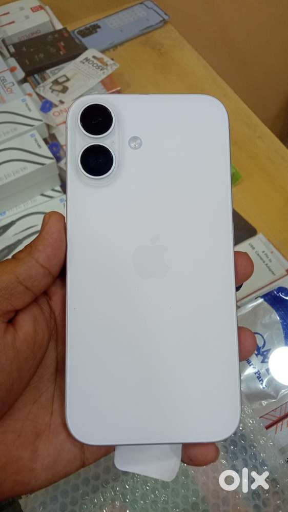 Iphone 16 brand new 9 days old