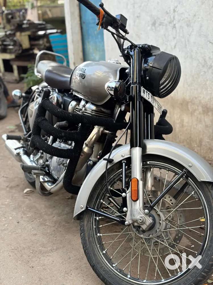 Royal Enfield classic 350 ( Gun Metal Grey)