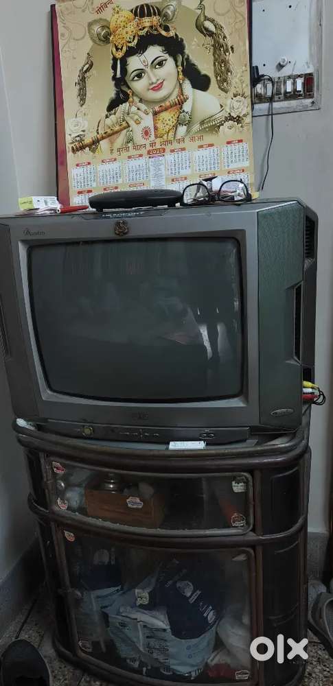 Lg tv available with trolley and setup box