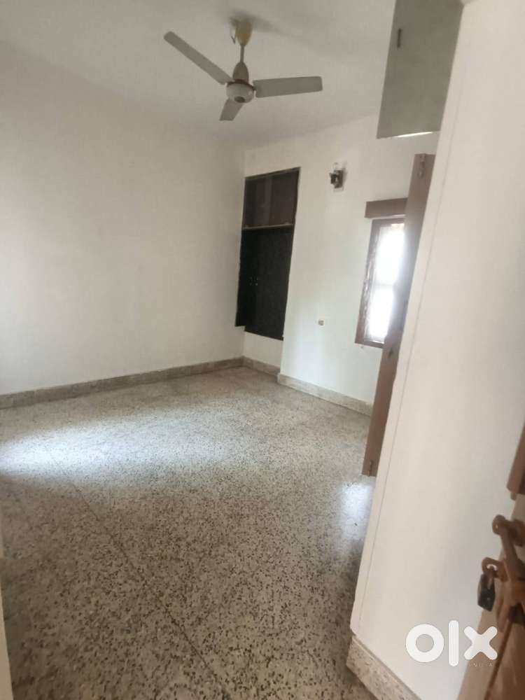 Beautiful 2BHK Builder Floor for Lease in Basaveshwarnagar