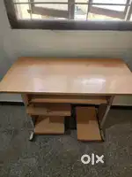 Computer table