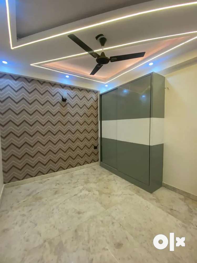 4 Bhk with lift and parking