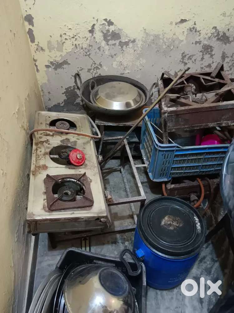 Kitchen mess equipment and utensils for commercial use