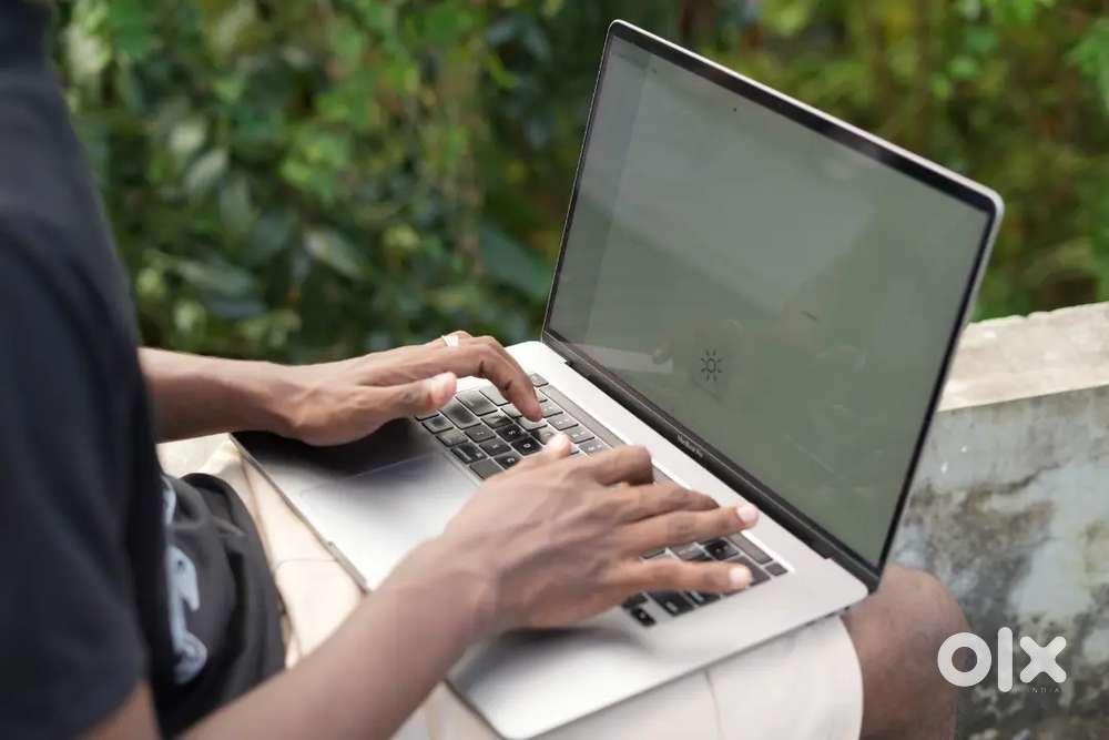 Macbook Pro i9, 16 inch (32GB/1TB SSD)