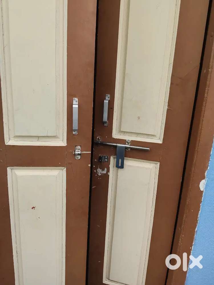 Room sharing for bachelors
