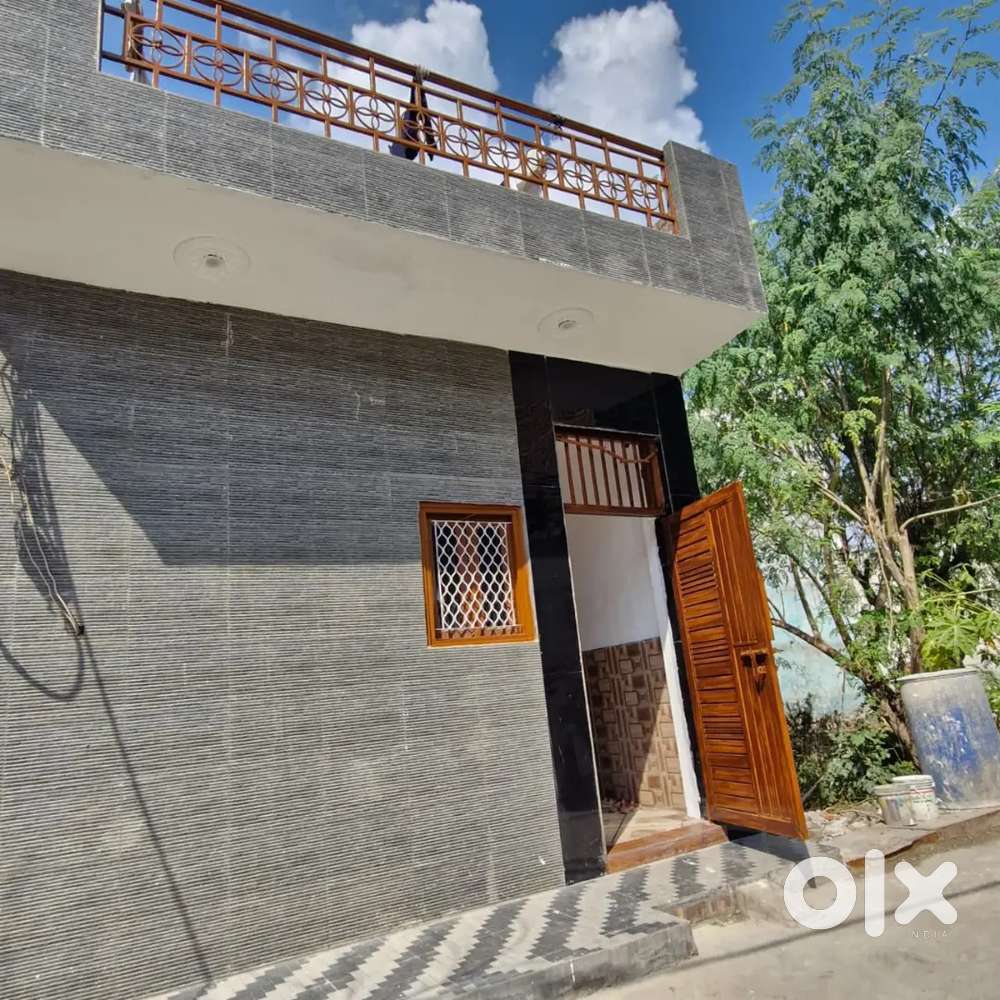 75 gaj house pakki colony mein, shiv Nagar don Bosco najafgarh gali 18