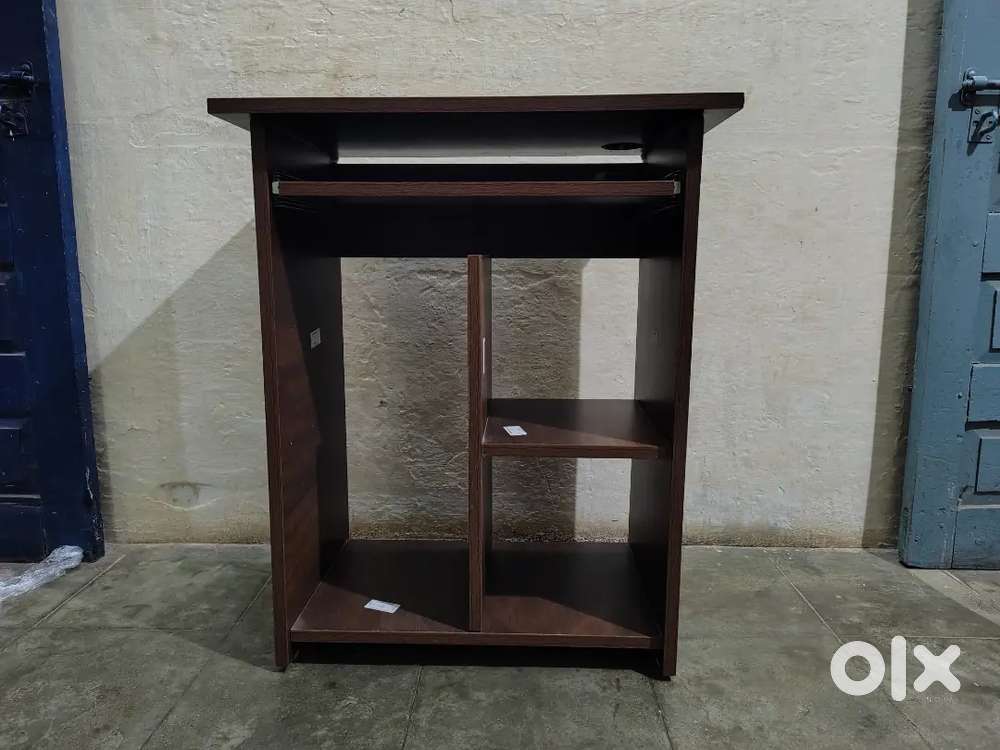 Computer Table Compact Size