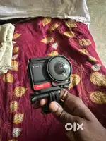 Insta 360 one r with protective lens cover with bill and box