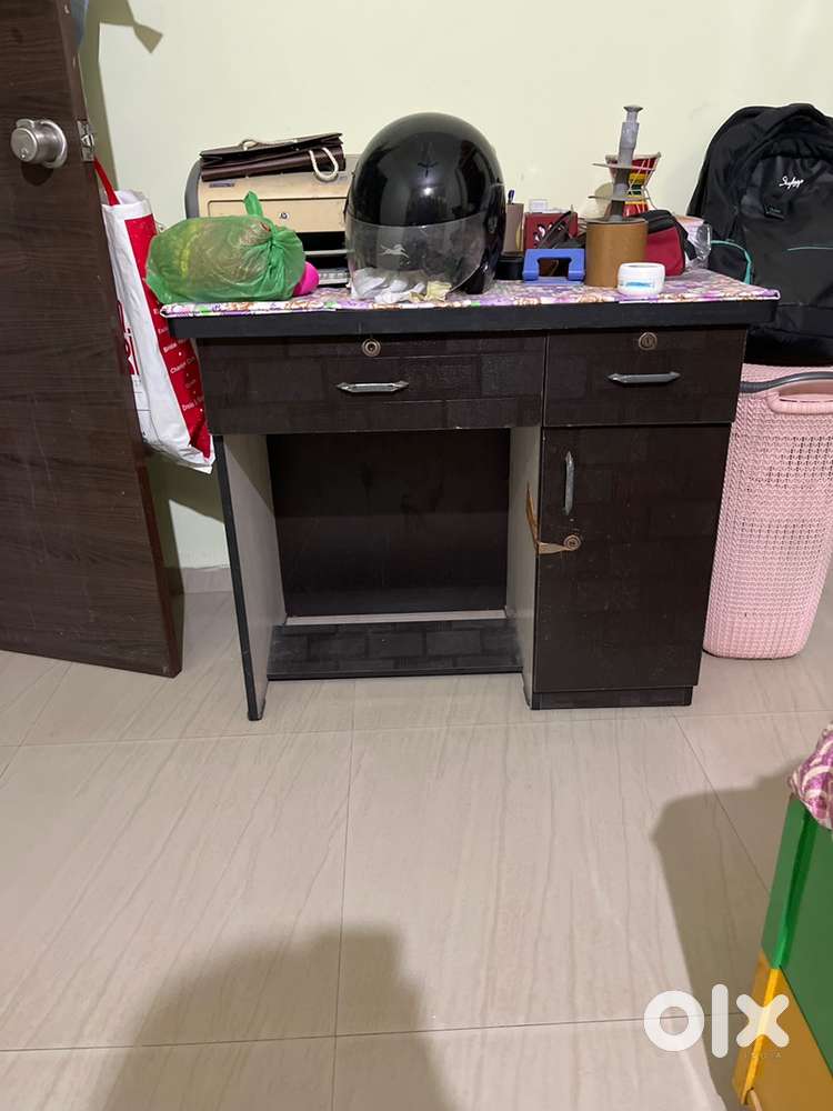 Office table