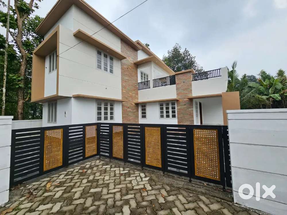 Aluva Sreemoolanagaram,5.5cent house for sale