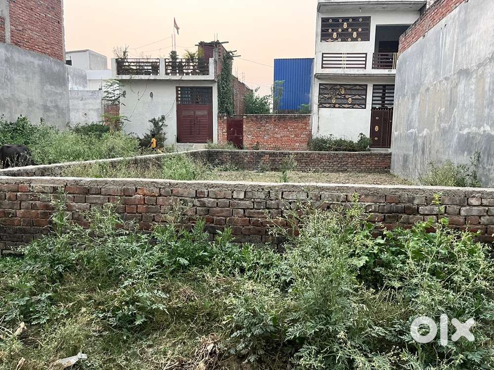 Sarojini nagar amousi plot for sale