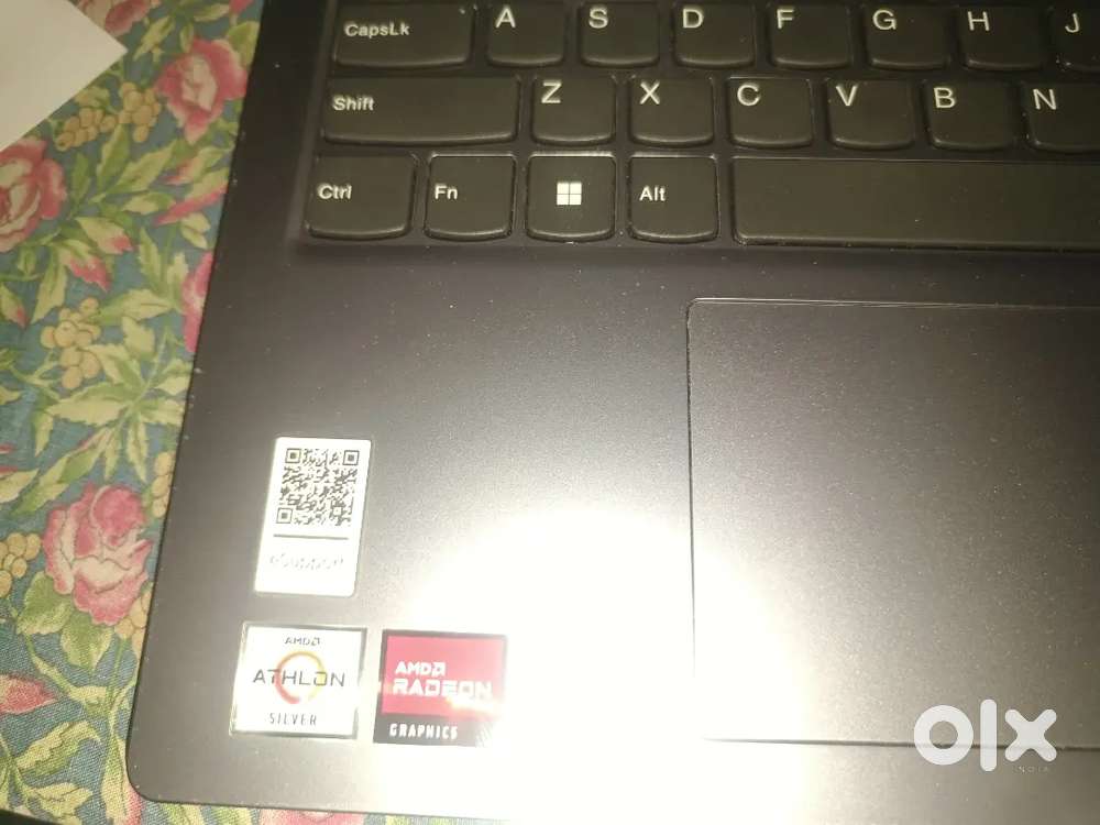1.5 yr old lenovo laptop sale, full neat condtion, no used