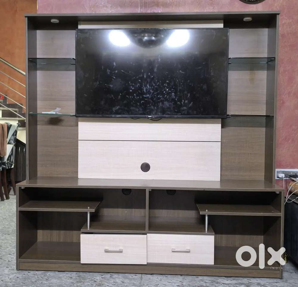 TV cabinet