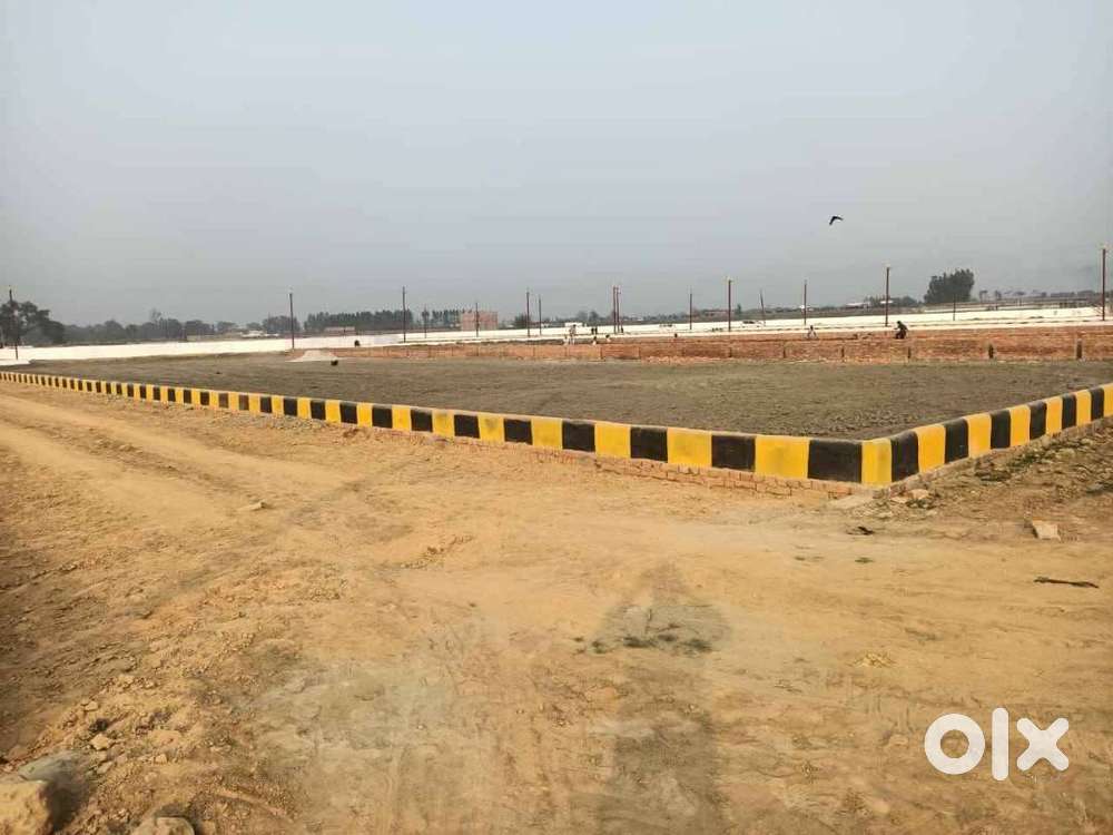 गेटेड कॉलोनी में प्लाट खरीदे कब्जा पहले दिन करके मकान बनाएं