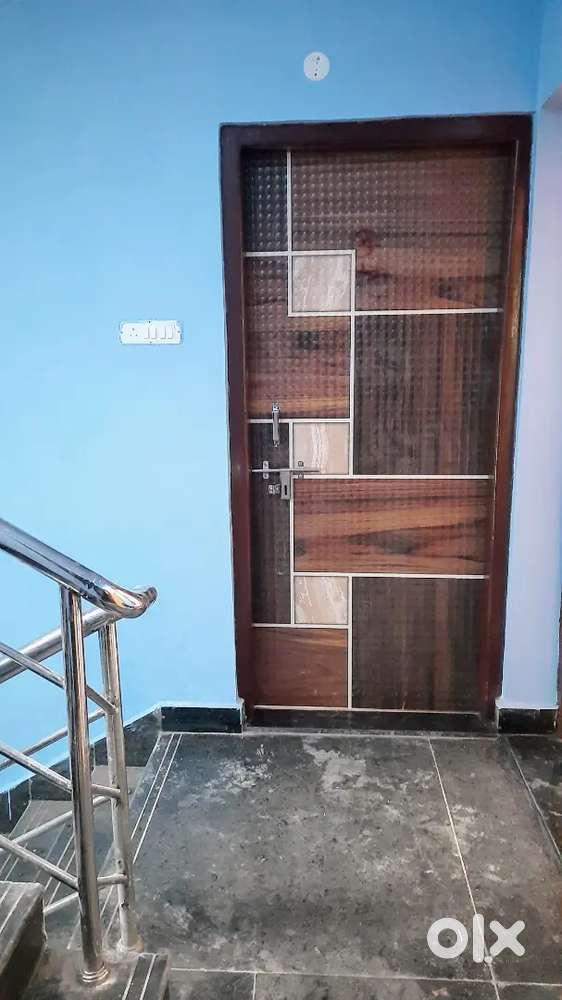 1 rk  kitchen, washroom,bed,balcony for girls only ,road side, secured