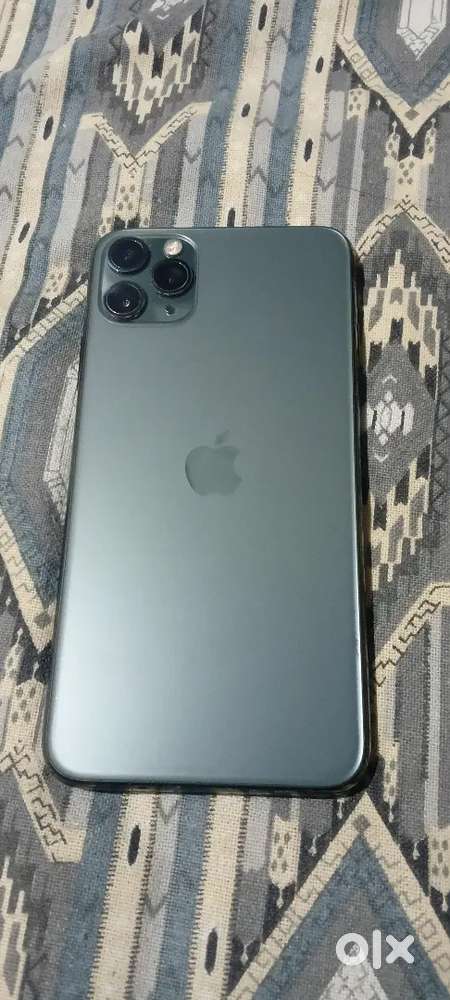 I phone 11 pro max / 256 / battery health/80%