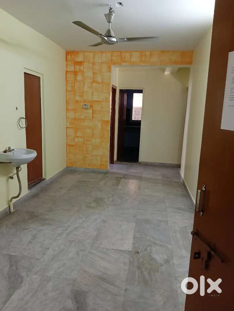 2bhk flat for sell at Apcar gardens west