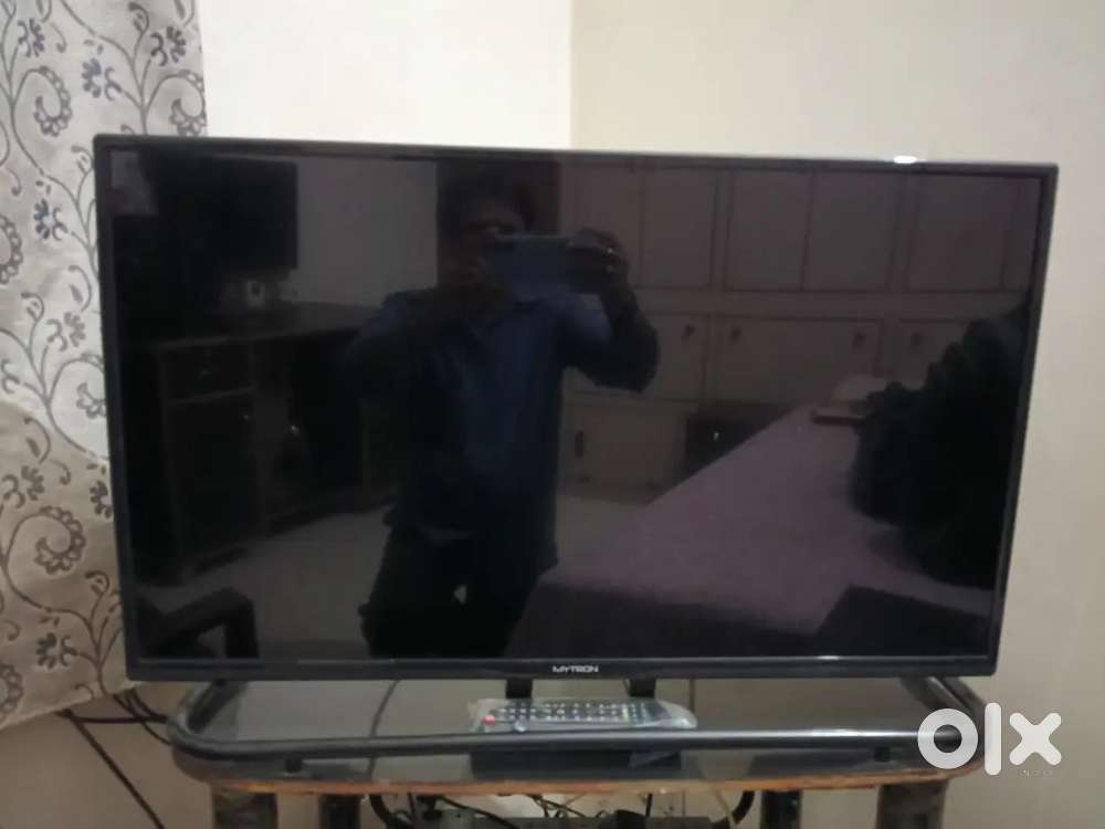 Led tv 32 inchi.tow sound box with 10 Inch speaker amd amplifier i