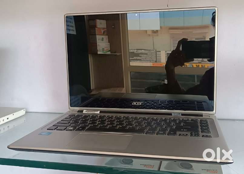 Acer Touchscreen Laptop 100% condition