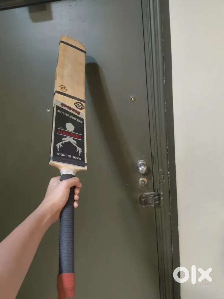 KWE SPORTS CRICKET BAT BANDOOK