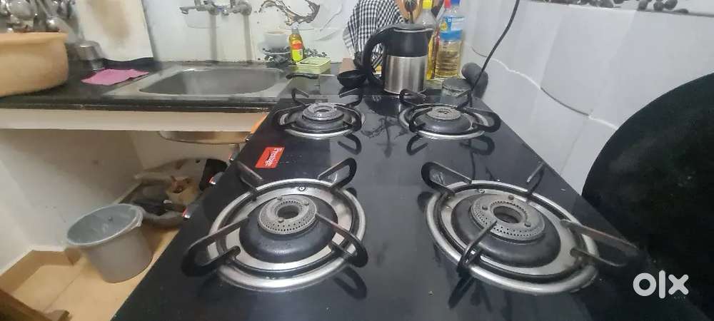 Prestige 4 burner gas stove 10yrs old