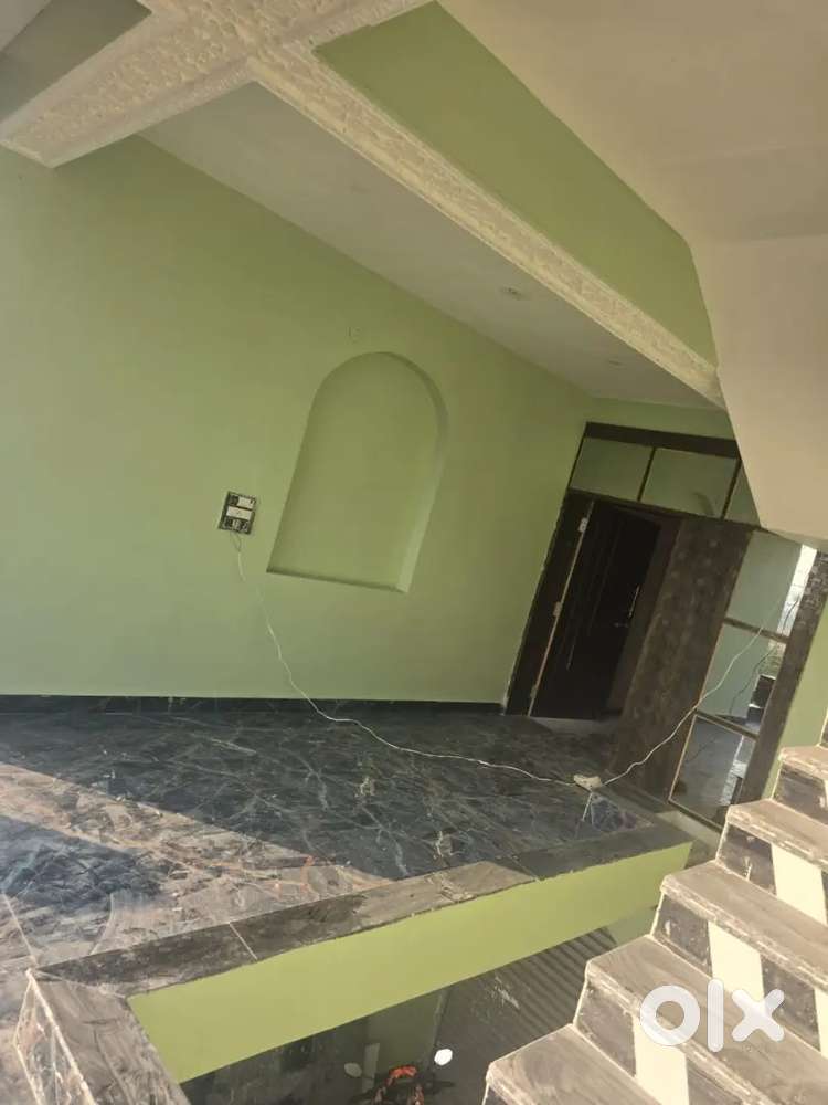 6 month  hau flat ban hua