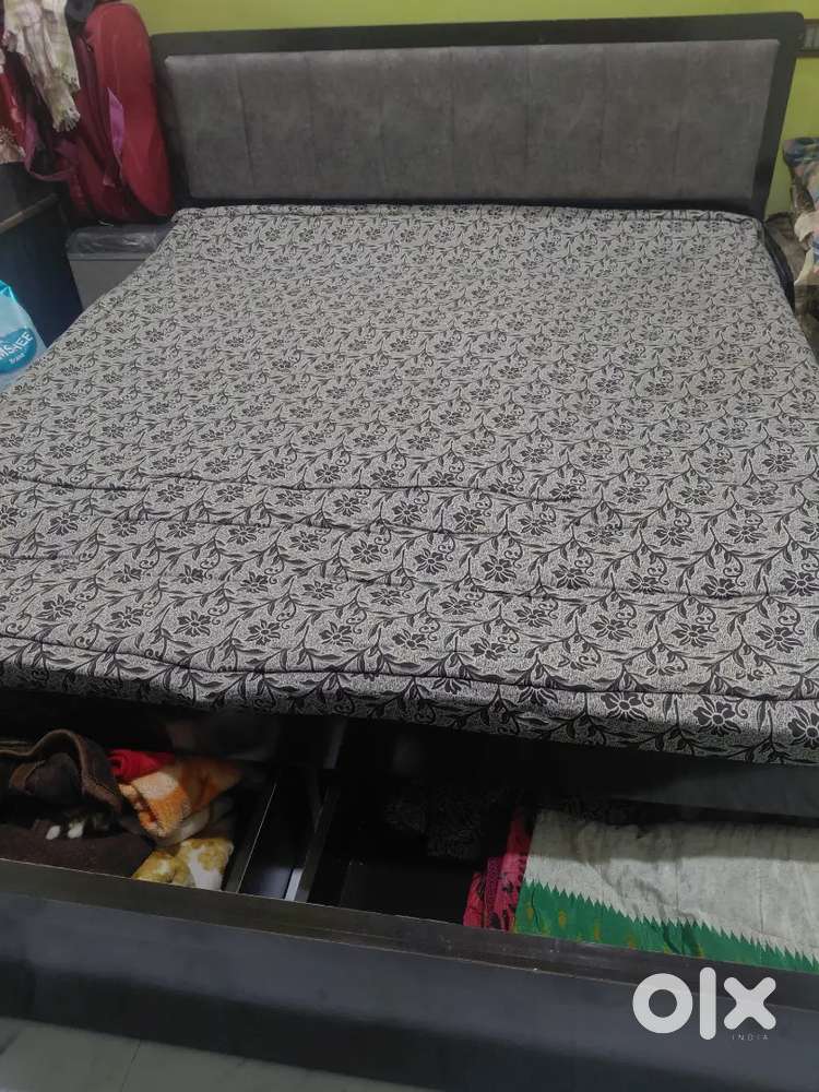 1-Year-Old Wooden Bed (6x6.5 ft) – Good Condition