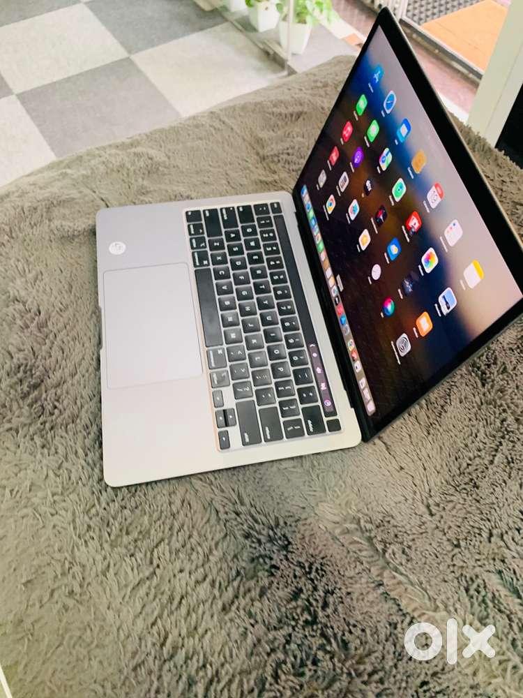 Apple MacBook Pro  13inch  2020  intel i7  32GB RAM  512GB WRNTY