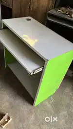 Computer table