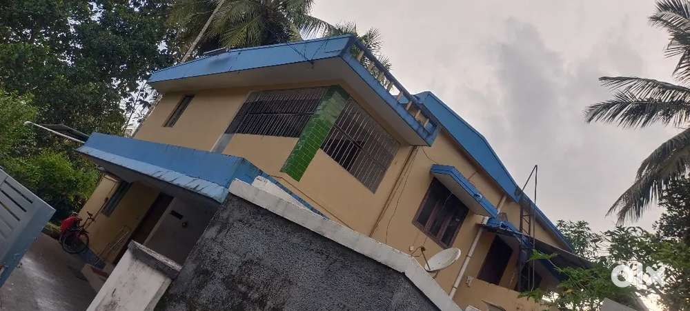 2 bhk up stairs portion karaparamba